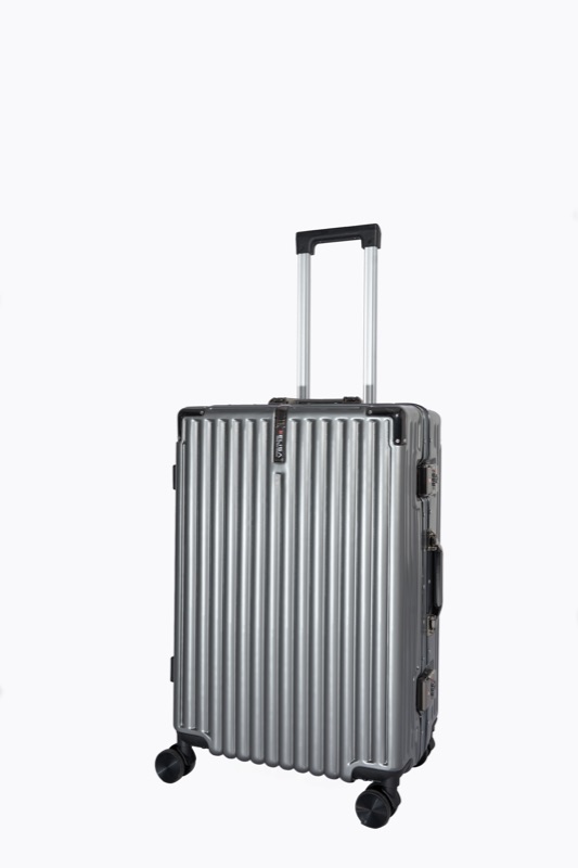 Voyager Medium 24"